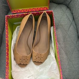 Beautiful Tory Burch Peep Toe wedges